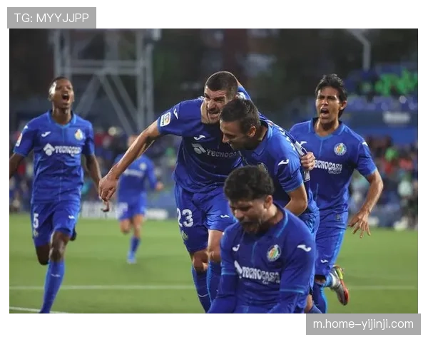 西班牙人边路速度反击，紧凑防守体系限制对手进攻空间